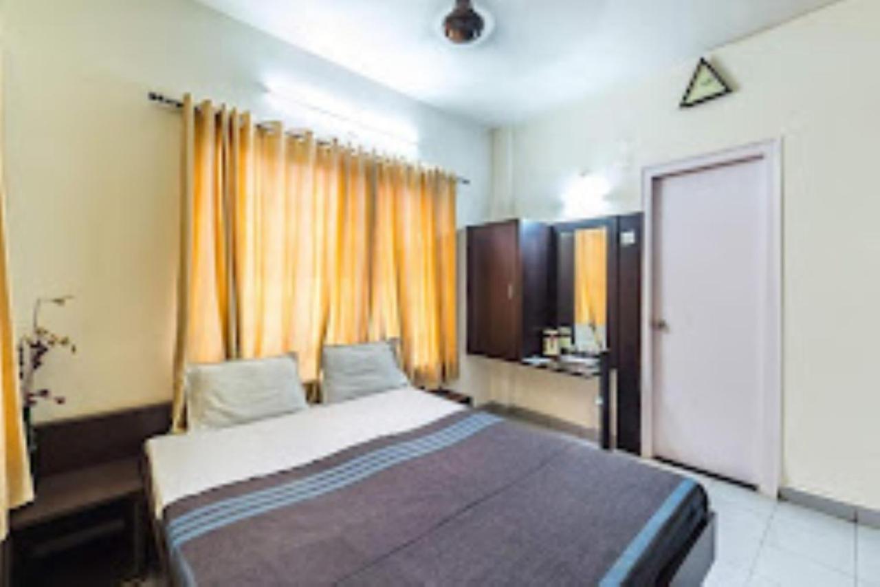 Hotel Abhishek ,Nashik Eksteriør billede